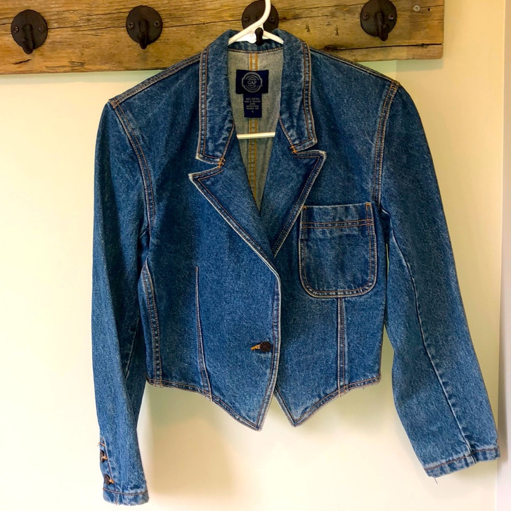 Vintage 90’s GAP denim jean jacket.